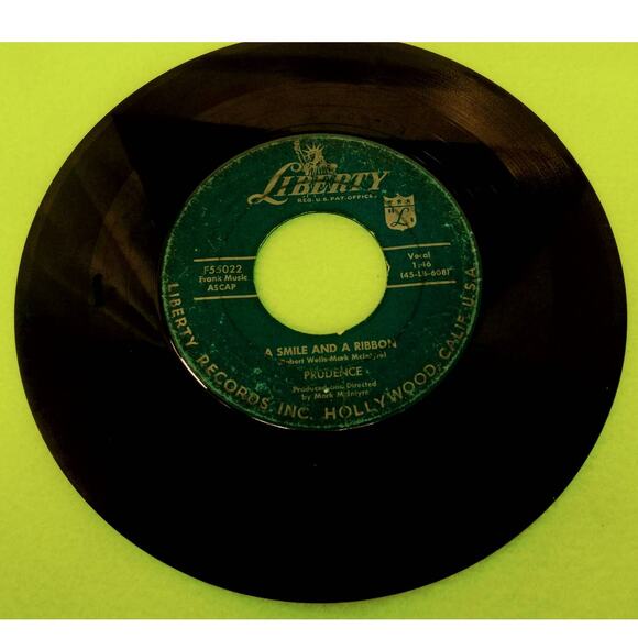 Prudence - Smile and A Ribbon / Tonight You Belong To Me 45rpm Vinyl Record 7" - Picture 2 of 7